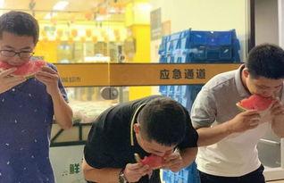 三号门吃瓜群众是哪里人,揭秘他们背后的故事与人生轨迹