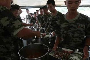 吃瓜群众看吵架引来警察,一地鸡毛背后的法律思考